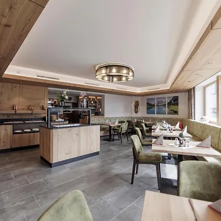Neuwirt Hotel 3*