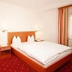 Neuwirt Hotel